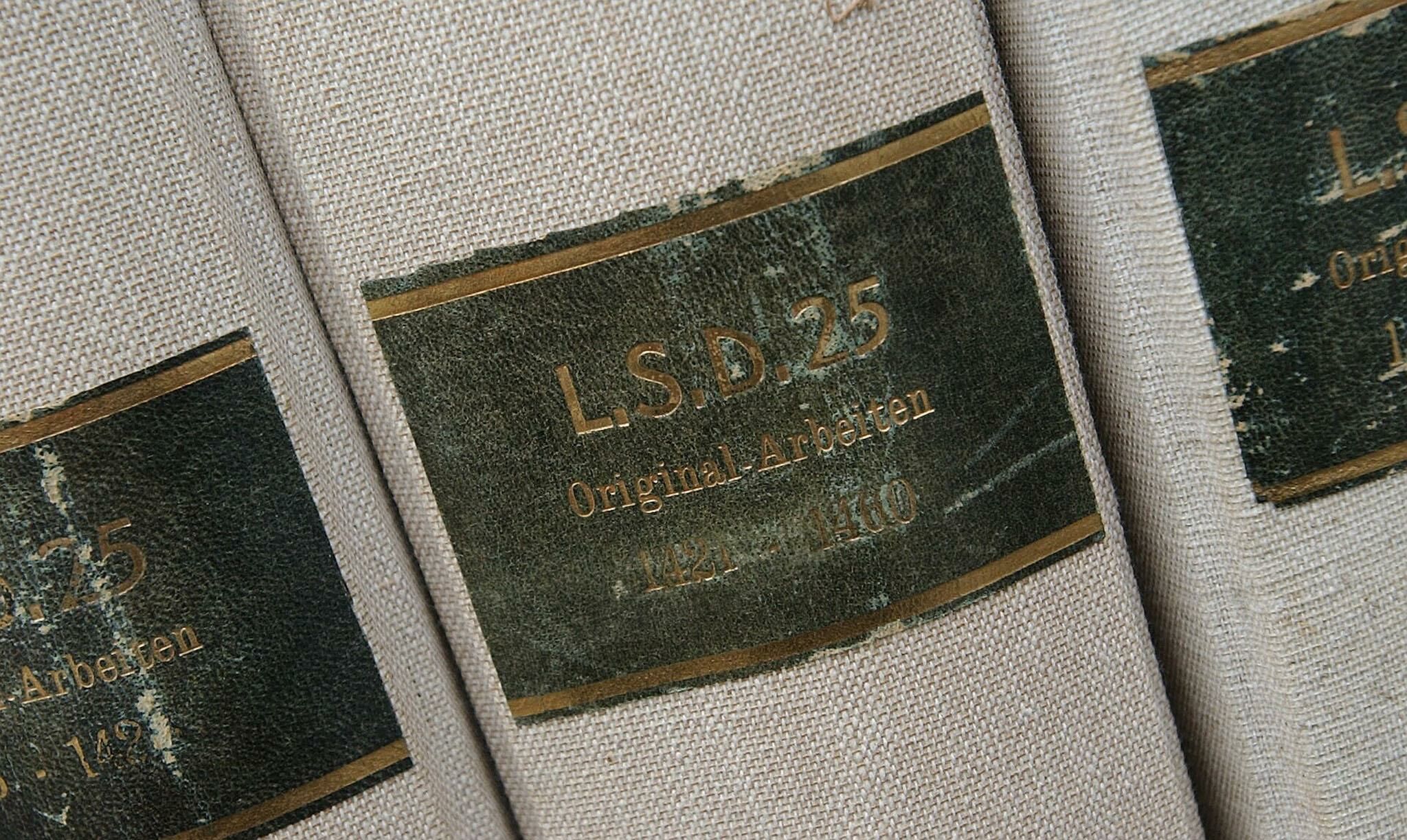 LSD-Ordner aus dem Archiv von Albert Hofmann, Foto: Roger Liggenstorfer