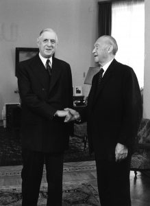 Der französische Staatspräsident Charles de Gaulle und Bundeskanzler Konrad Adenauer (4. Juli 1963). Foto: Bundesarchiv, B 145 Bild-F015892-0010 / Ludwig Wegmann / CC-BY-SA 3.0
