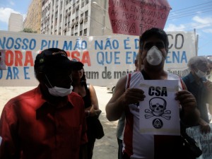 Anwohnerprotest in Rio: "Unsere Lunge ist nicht aus Stahl". Photo: Anwohnervereinigung 