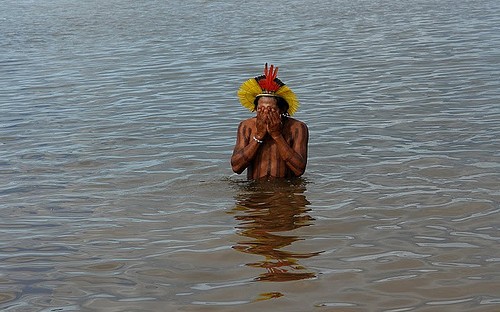 verena-glass-kayapo-im-xingu Kayapó im Fluss Xingu (Aufnahme von Mai 2008). Photo: Verena Glass