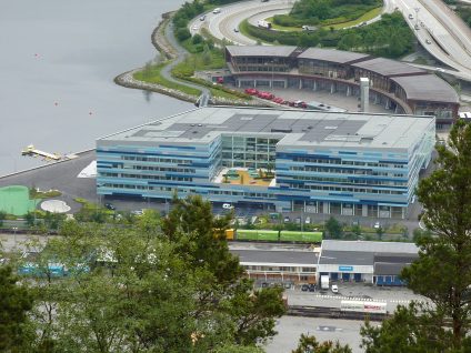 Blick von der Floibahn zur AdO  Arena in Bergen