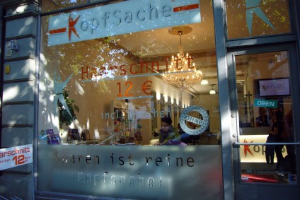 Salon Kopfsache, Potsdamer Straße. Foto: Barbara Kalender