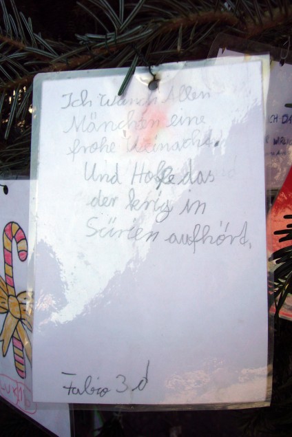 Kinderwunsch: Sürien, Weihnachtsbaum am Breslauer Platz, Foto: Barbara Kalender