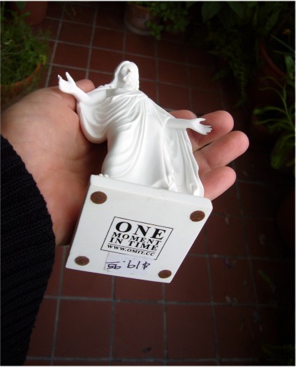 Jesus mit Preis unter dem Sockel 19,95 $. Foto: Barbara Kalender