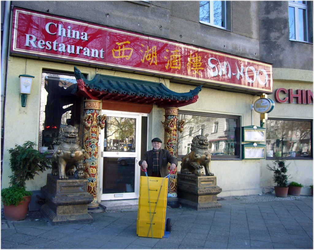 Jörg Schröder vor dem Shi Hoo, China-Restaurant, Foto: Barbara Kalender
